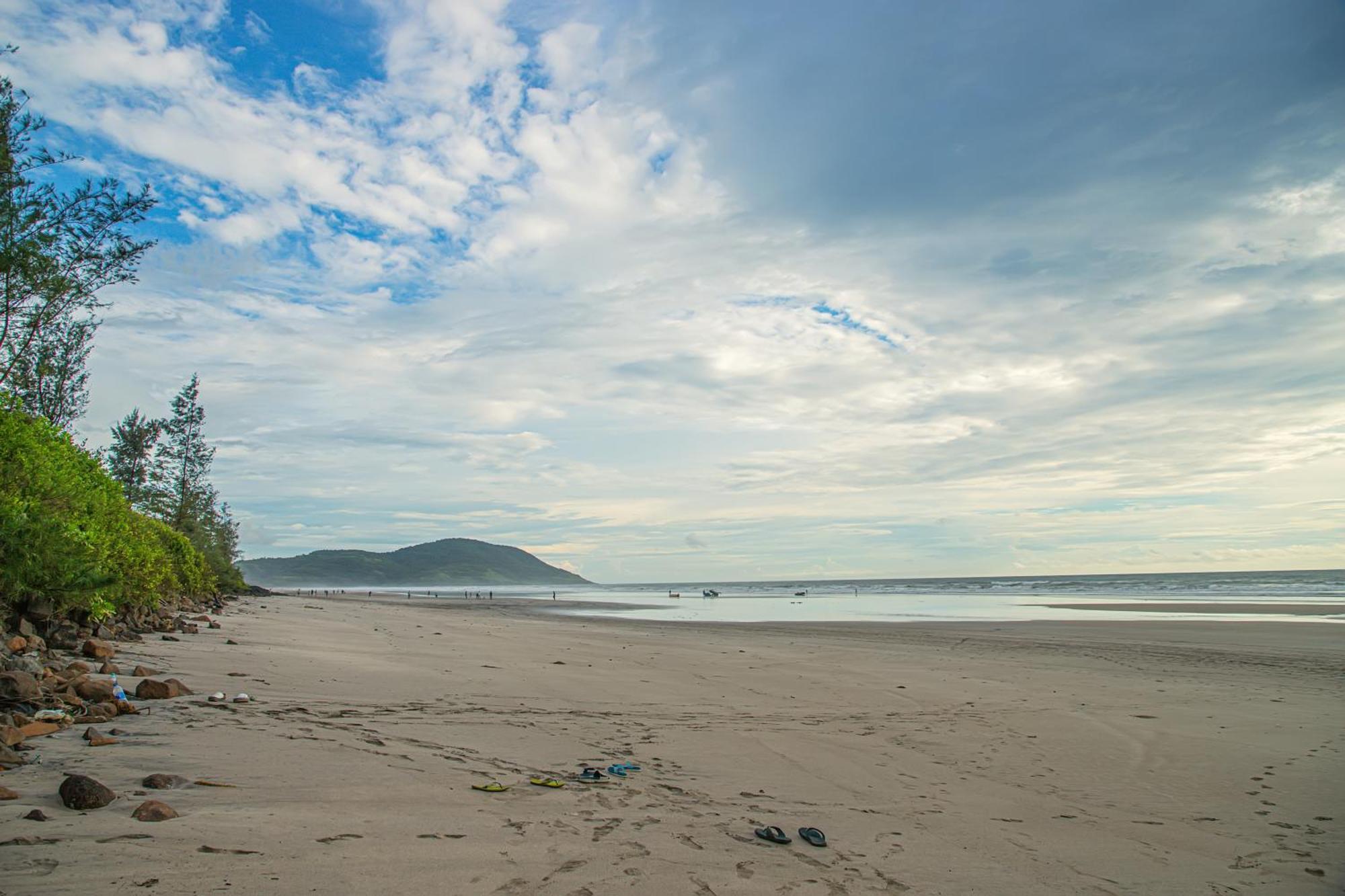 White Sand Beach Resort Kondivali Exterior foto