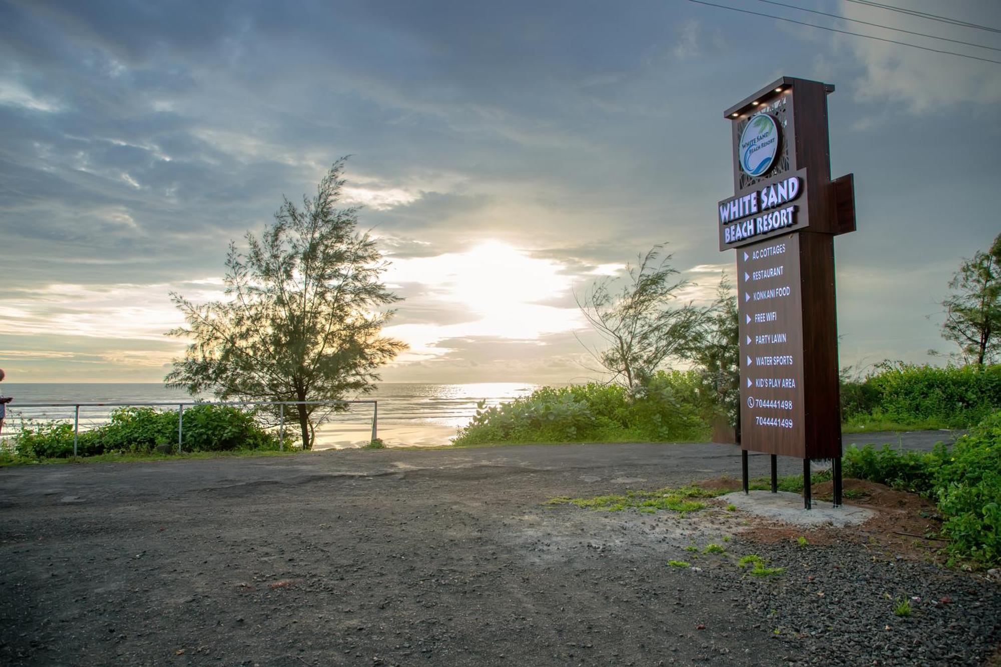 White Sand Beach Resort Kondivali Exterior foto